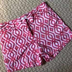 Vineyard Vines coral pattern shorts, size 2